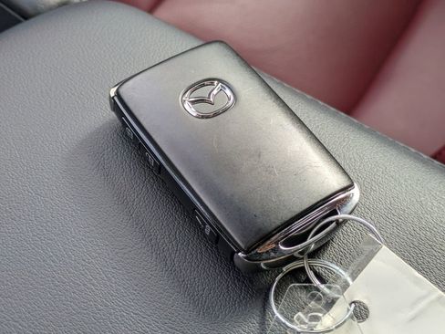 Used 2024 MAZDA MAZDA3 Hatchback w/Premium Plus Pkg image 31