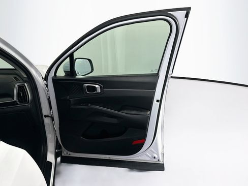 Used 2025 Kia Sorento LX FWD image 34