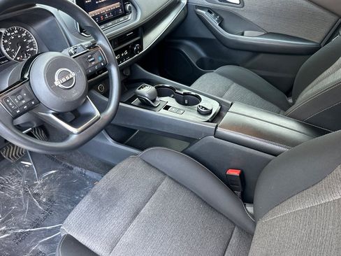 Used 2023 Nissan Rogue SV image 10