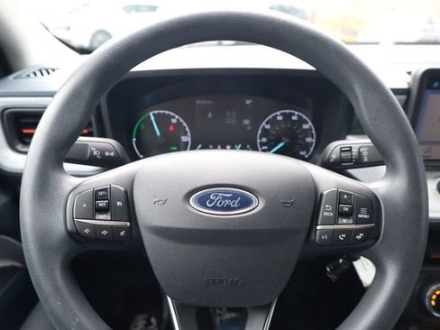Used 2023 Ford Maverick XLT image 14