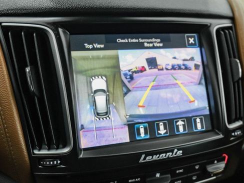 Used 2017 Maserati Levante S image 20