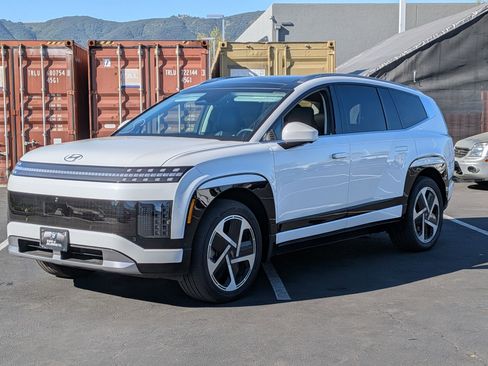 Used 2026 Hyundai Ioniq 9 Limited image 5