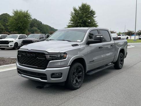 Used 2025 RAM 1500 Big Horn AWD/4WD image 9