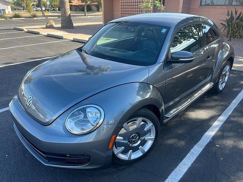 Used 2012 Volkswagen Beetle 2.5 image 1