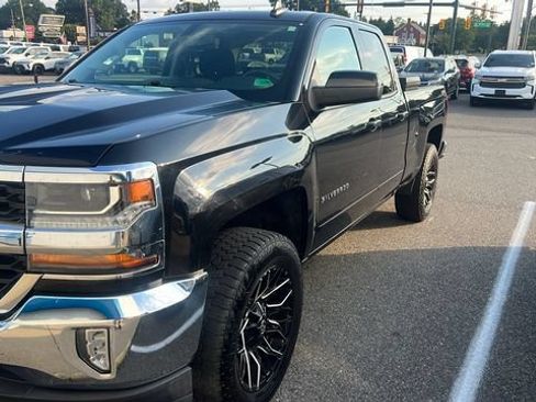 Used 2018 Chevrolet Silverado 1500 LT w/ All Star Edition AWD/4WD image 1