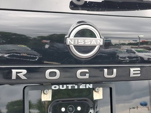 Used 2025 Nissan Rogue SV AWD/4WD image 30