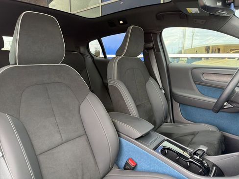 Used 2023 Volvo C40 P8 Recharge Plus image 26