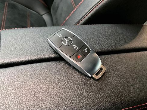 Used 2022 Mercedes-Benz CLA 250 image 12