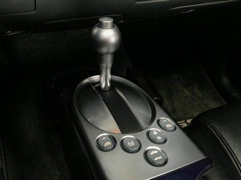 Used 2004 Chevrolet SSR w/ Preferred Equipment Group image 32