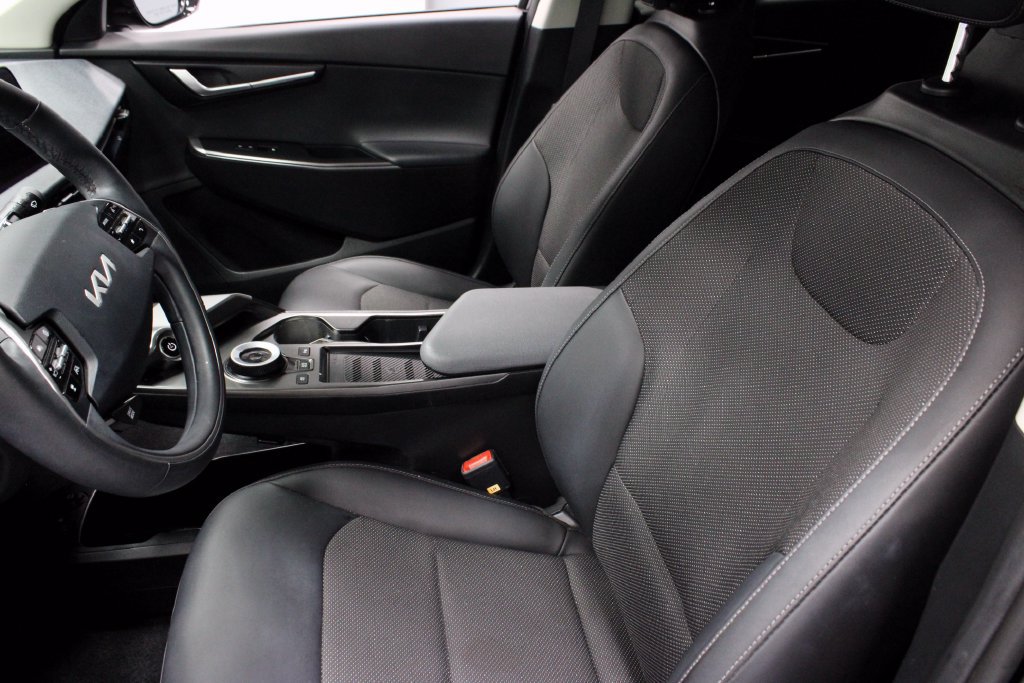 Used 2024 Kia EV6 Light AWD/4WD image 26
