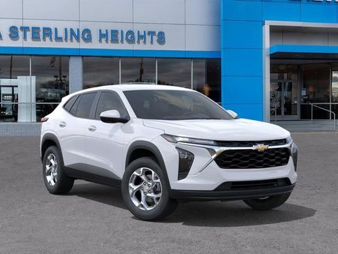 New 2026 Chevrolet Trax LS w/ LS Convenience Package FWD image 8