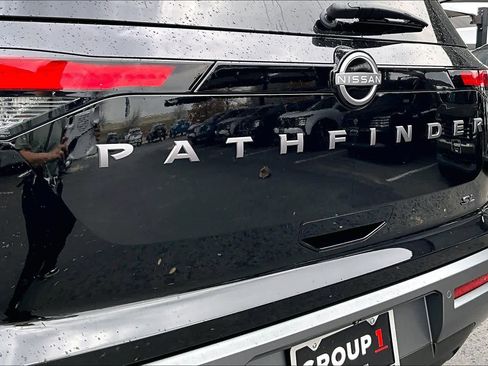 New 2026 Nissan Pathfinder SL image 15