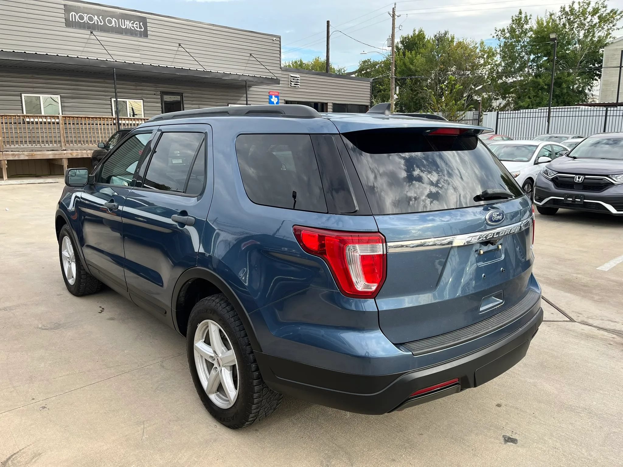 Used 2018 Ford Explorer 4WD image 5
