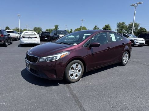 Used 2017 Kia Forte LX FWD image 4