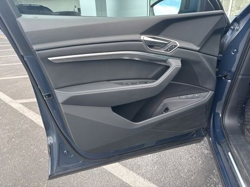 Used 2024 Audi Q8 e-tron Premium image 12