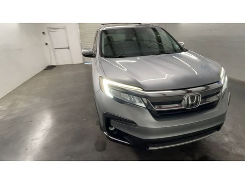 Certified 2019 Honda Pilot Touring image 3
