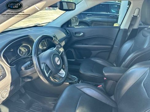 Used 2019 Jeep Compass Limited AWD/4WD image 5