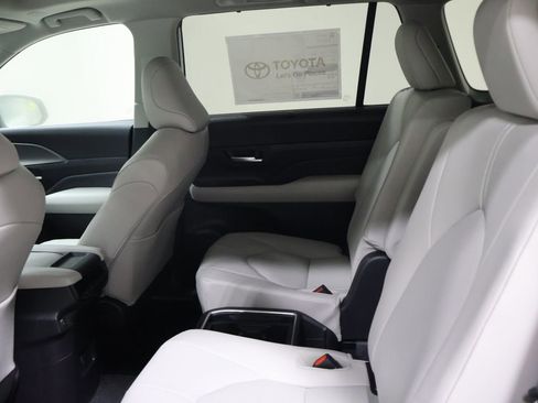 New 2026 Toyota Grand Highlander AWD image 11