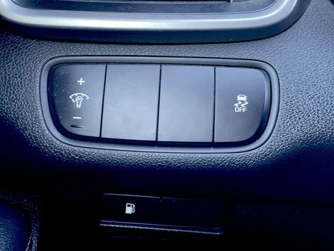 Used 2016 Kia Sorento LX w/ LX Convenience Package image 27