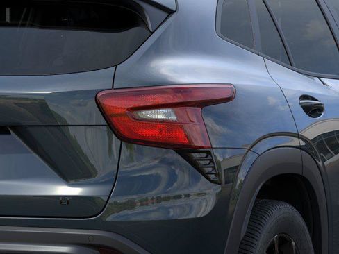 New 2026 Chevrolet Trax LT w/ Driver Confidence Package FWD image 11
