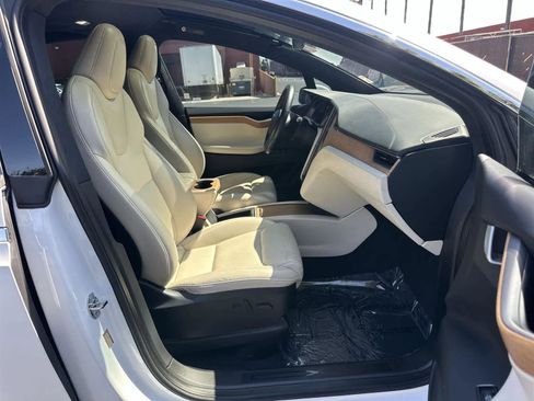Used 2020 Tesla Model X Long Range image 15