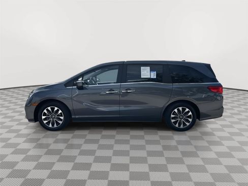 Certified 2024 Honda Odyssey EX-L image 3