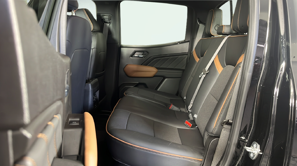 Used 2025 GMC Canyon AT4 AWD/4WD image 17