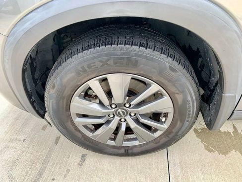 Used 2022 Nissan Pathfinder SV FWD image 9