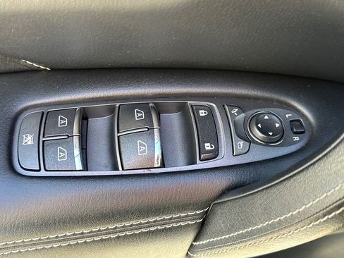 Used 2021 INFINITI QX80 Premium Select w/ All-Season Package image 31