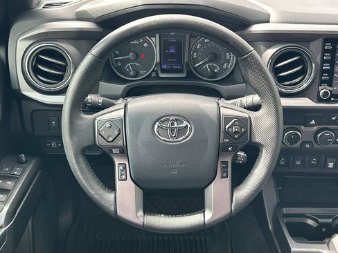Used 2020 Toyota Tacoma TRD Off-Road w/ TRD Premium Off Road Package AWD/4WD image 24