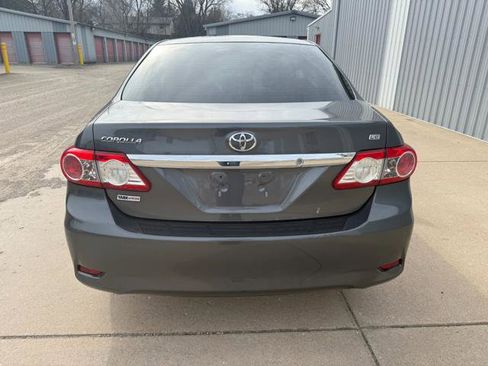 Used 2013 Toyota Corolla LE image 11