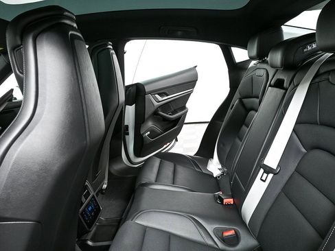 Certified 2025 Porsche Taycan image 21