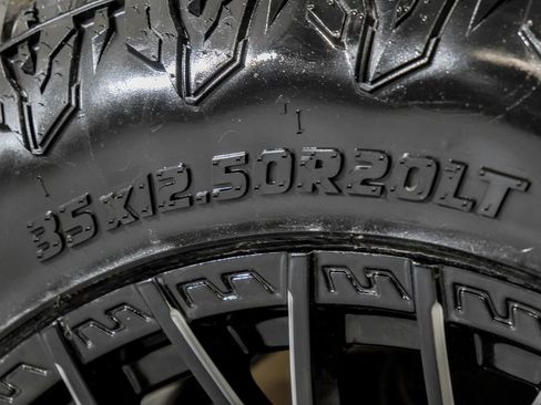 Used 2024 Chevrolet Silverado 2500 Custom w/ Custom Value Package image 63