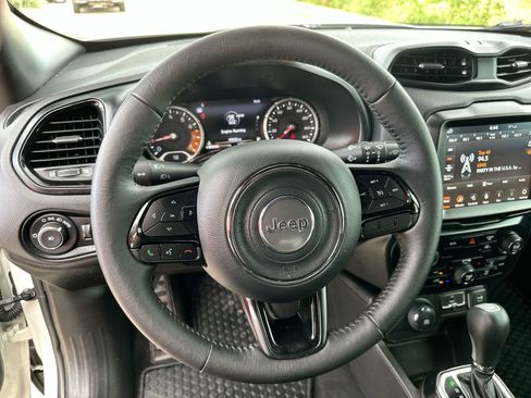 Used 2022 Jeep Renegade Altitude image 14