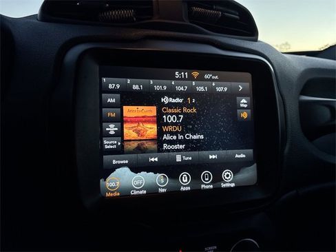 Used 2022 Jeep Renegade Sport image 22