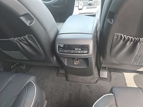 Used 2025 Hyundai Palisade SEL FWD image 11