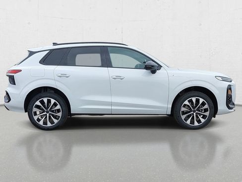 New 2026 Audi Q3 quattro 2.0T AWD/4WD image 4