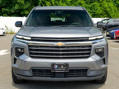 Used 2024 Chevrolet Traverse LT AWD/4WD image 2