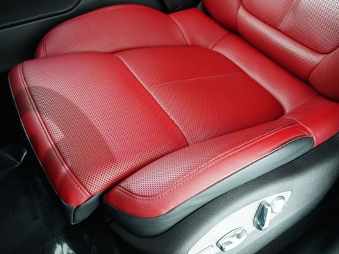 Used 2023 Porsche Macan GTS w/ Premium Package Plus image 32