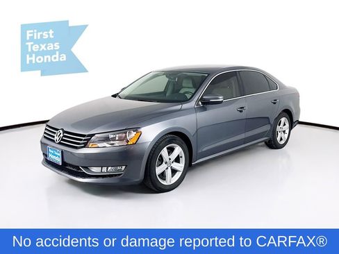Used 2015 Volkswagen Passat 1.8T Limited Edition image 3