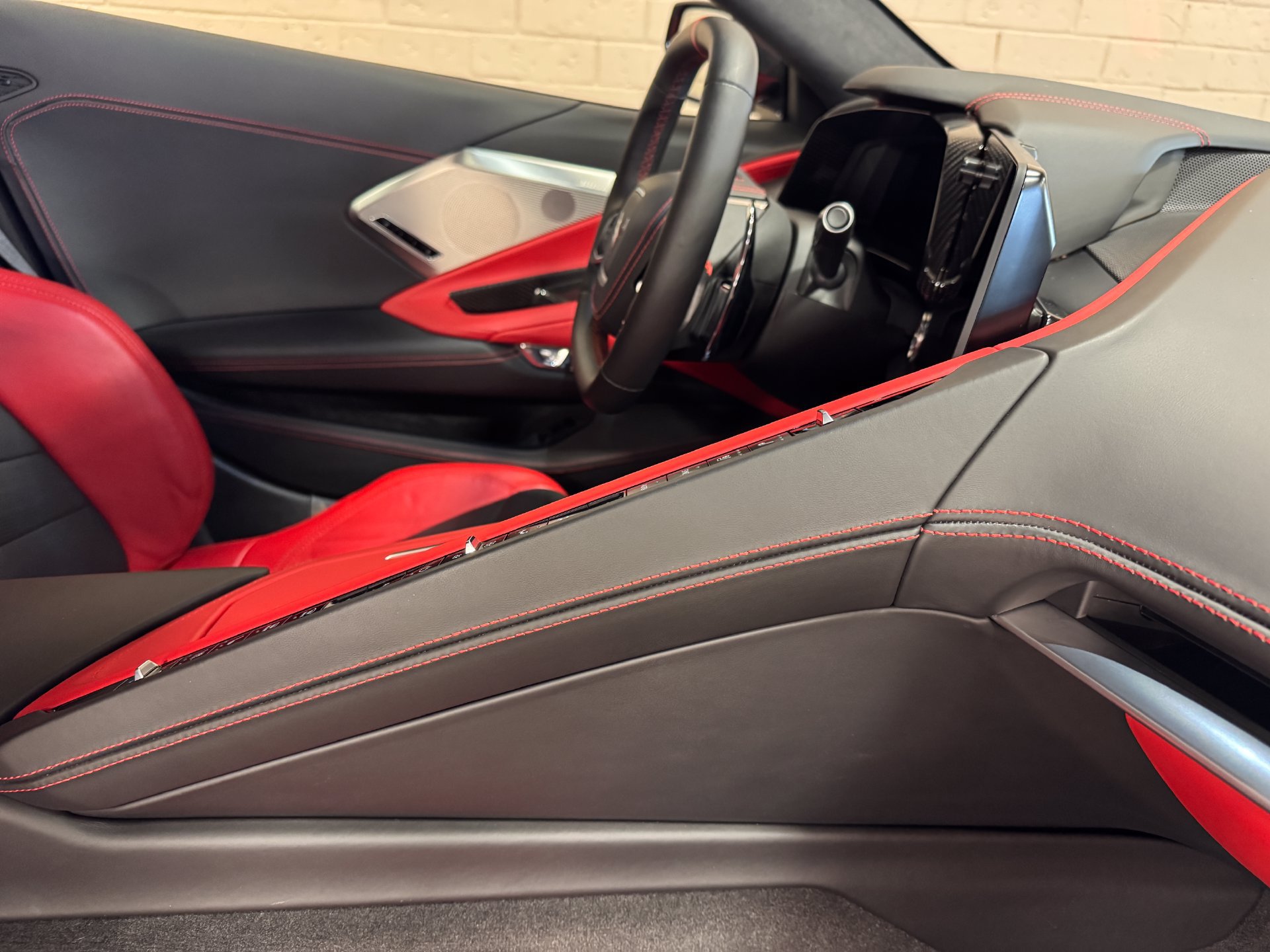 Used 2025 Chevrolet Corvette Stingray Premium Cpe w/ Z51 Performance Package RWD image 47
