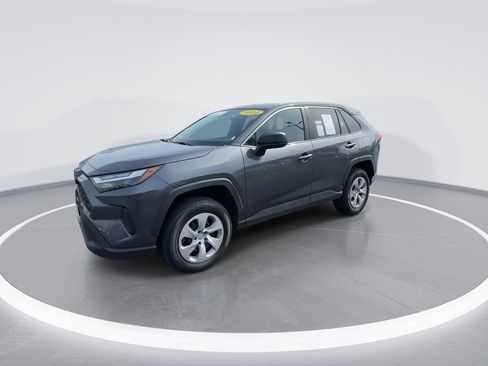 Used 2024 Toyota RAV4 LE image 4