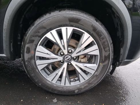 Used 2023 Nissan Rogue SV AWD/4WD image 8