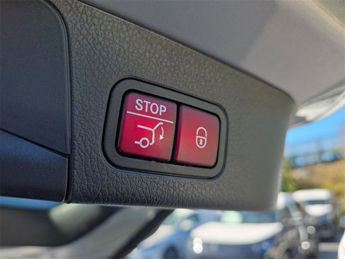 Used 2022 Mercedes-Benz GLB 250 image 8