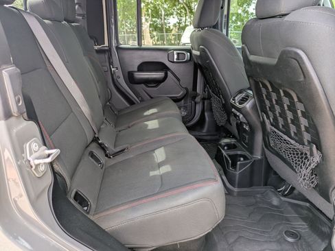 Used 2021 Jeep Gladiator Rubicon AWD/4WD image 24