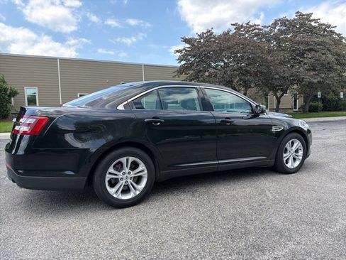 Used 2015 Ford Taurus SE FWD image 6