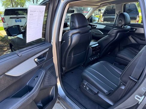 Used 2024 Acura MDX SH-AWD w/ Technology Package image 12
