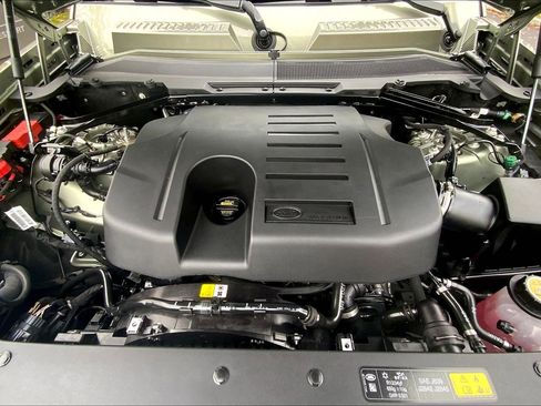 Used 2025 Land Rover Defender 110 X-Dynamic SE image 29