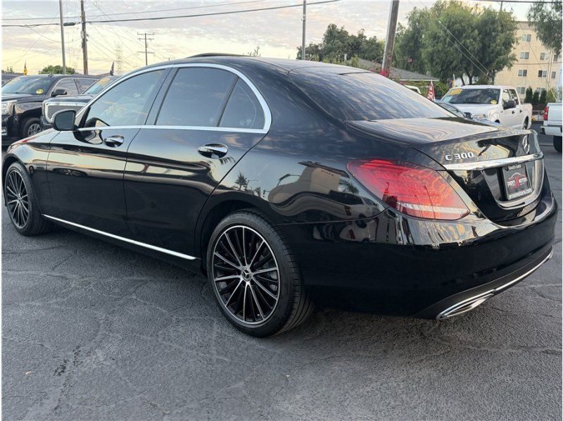 Used 2020 Mercedes-Benz C 300 Sedan image 4