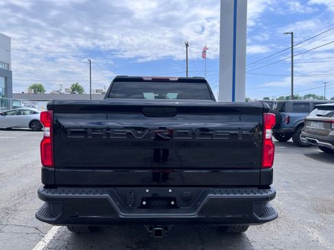 Used 2022 Chevrolet Silverado 1500 Custom Trail Boss w/ LPO, Dark Essentials Package AWD/4WD image 10
